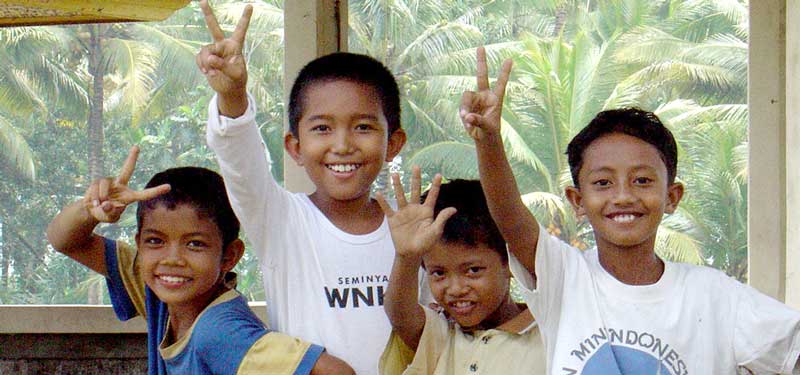 Bali Kids at the roadside