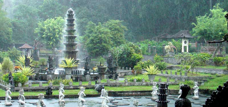 Bali Tirta Gangga water palace